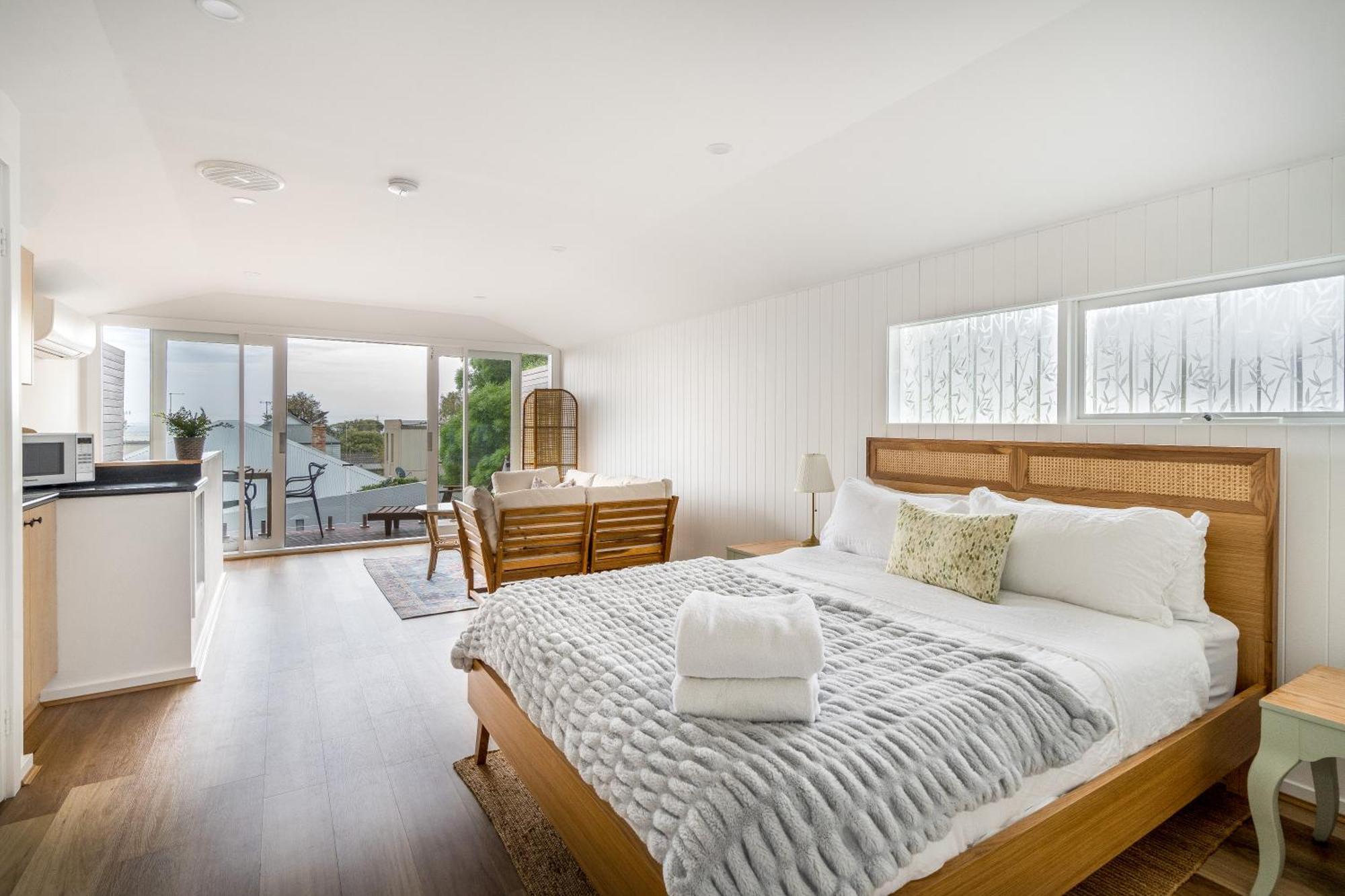 By The Seaside Hotell Mornington Exteriör bild
